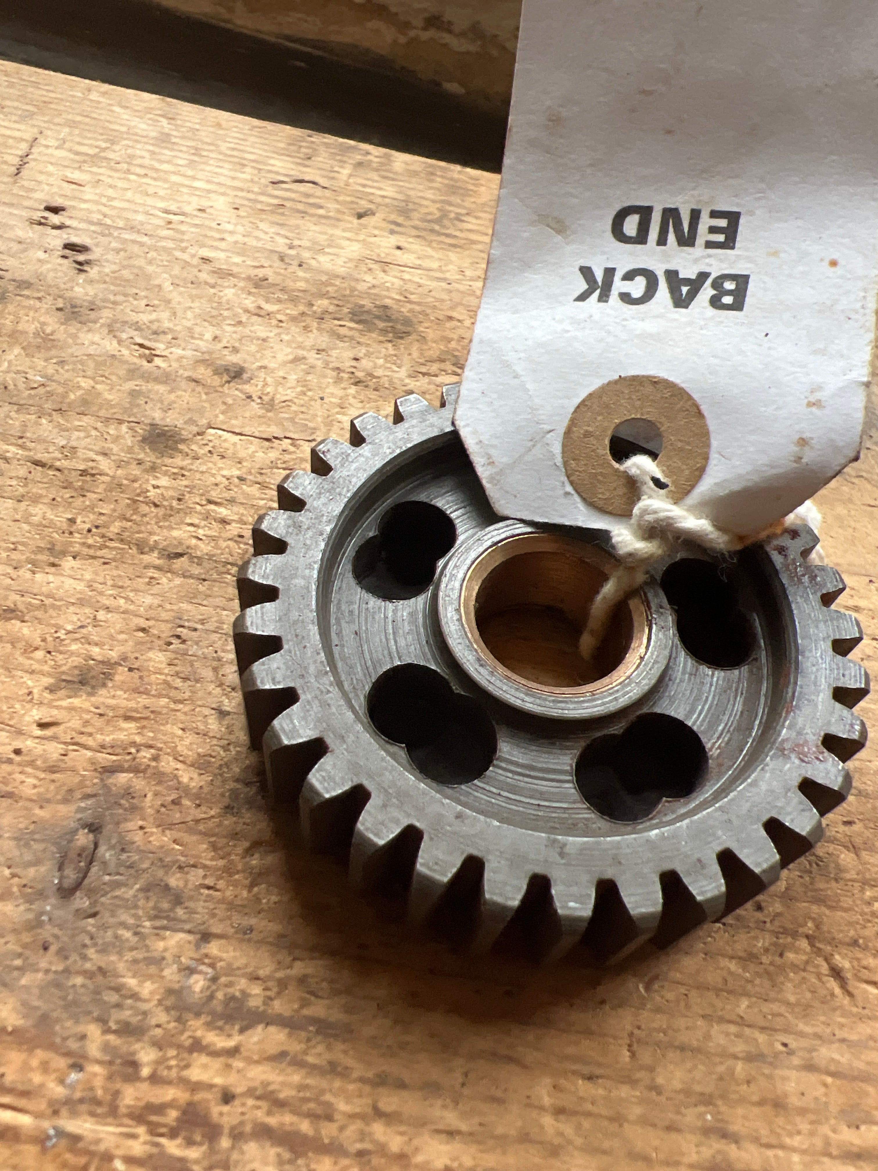 BSA late C15 std gearbox gear 40-3260