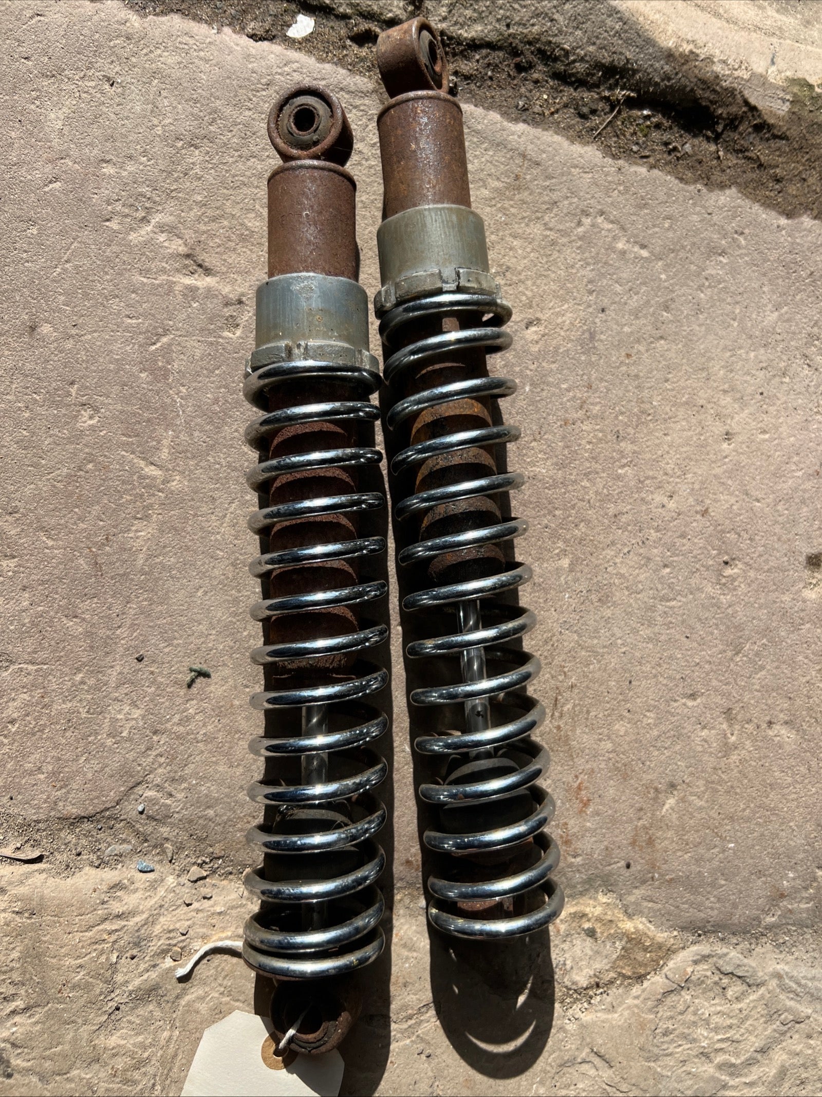 Girling rear suspension units used