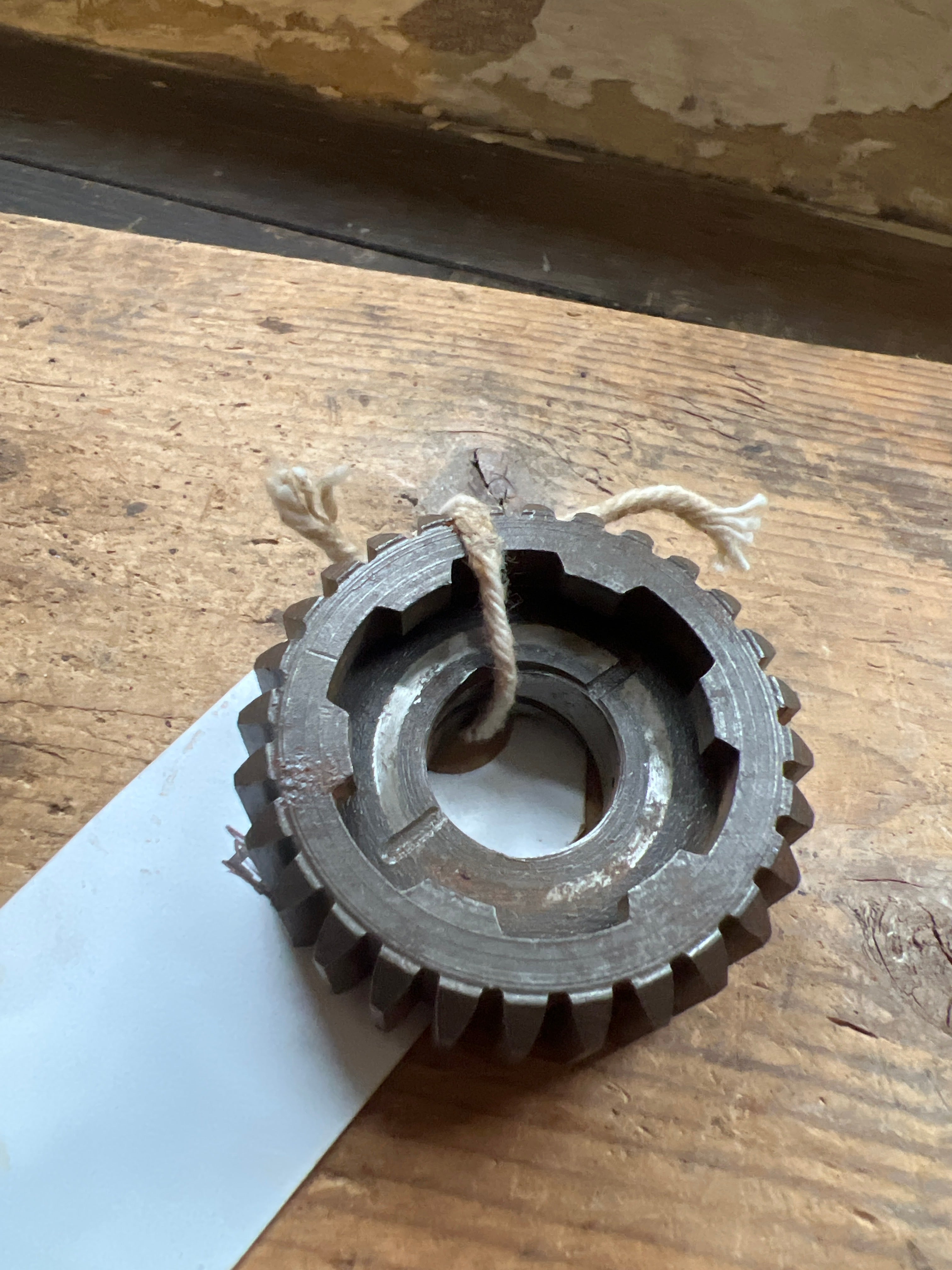 BSA C15 scrambler gearbox main shaft spinning gear 40-3131