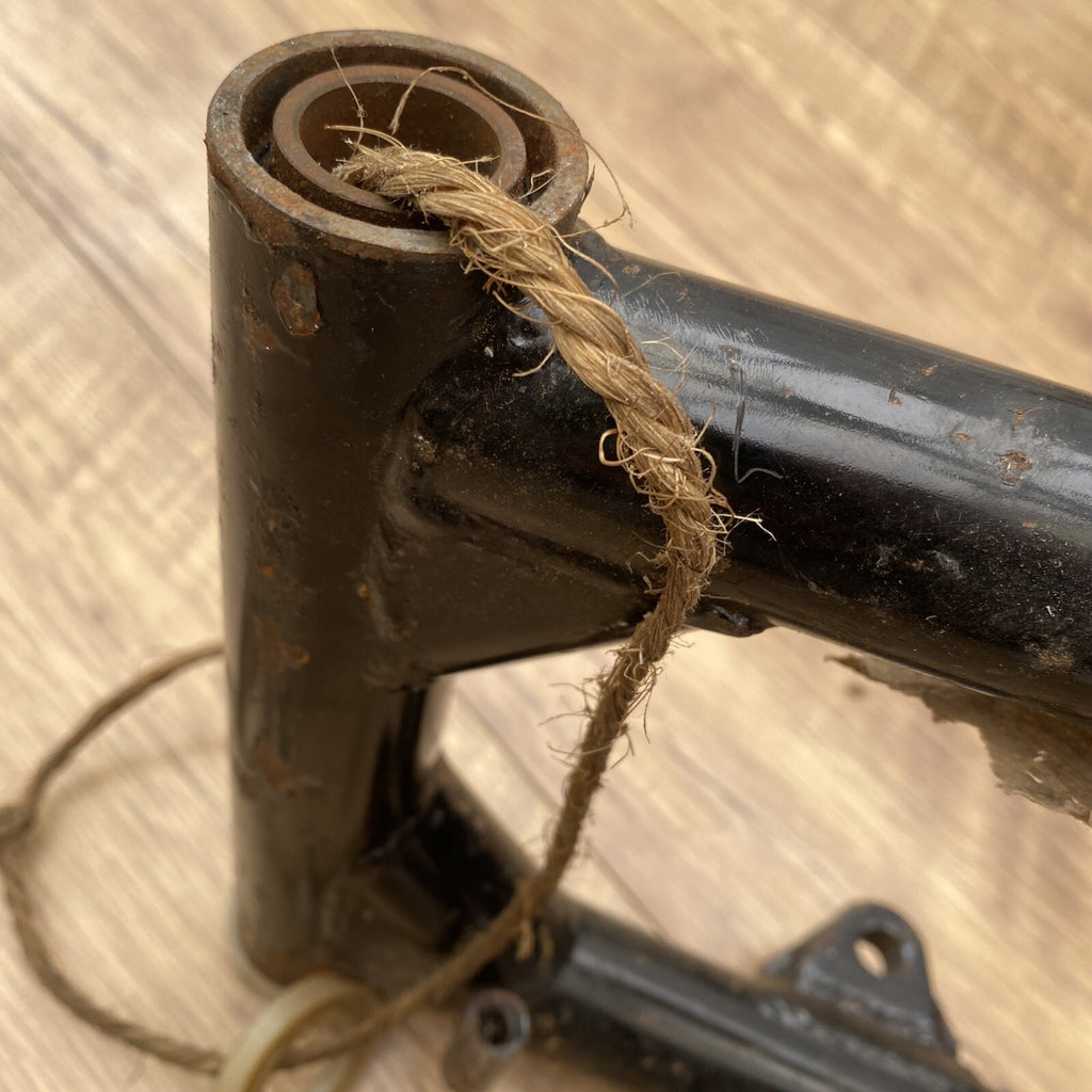 Triumph Swinging arm BSA B25 B50 T25 oil in Frame Classic Motorcycle