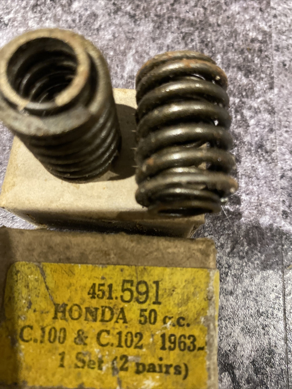 Honda 50cc C100, C102 1963 Valve Spring Set Motorcycle Valve Spring Set