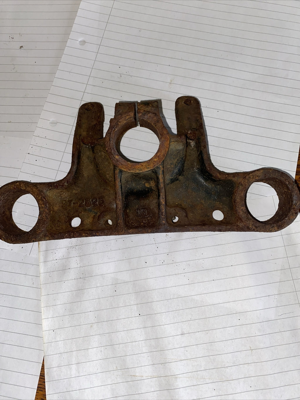 BSA B25 250 cc Pair Of Yokes