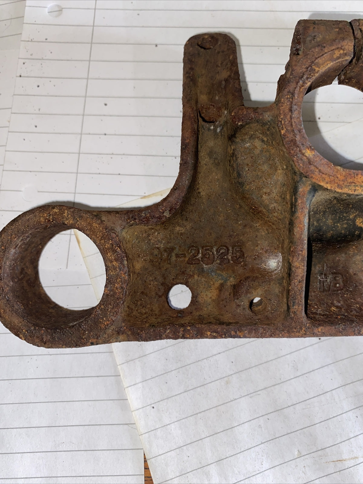 BSA B25 250 cc Pair Of Yokes