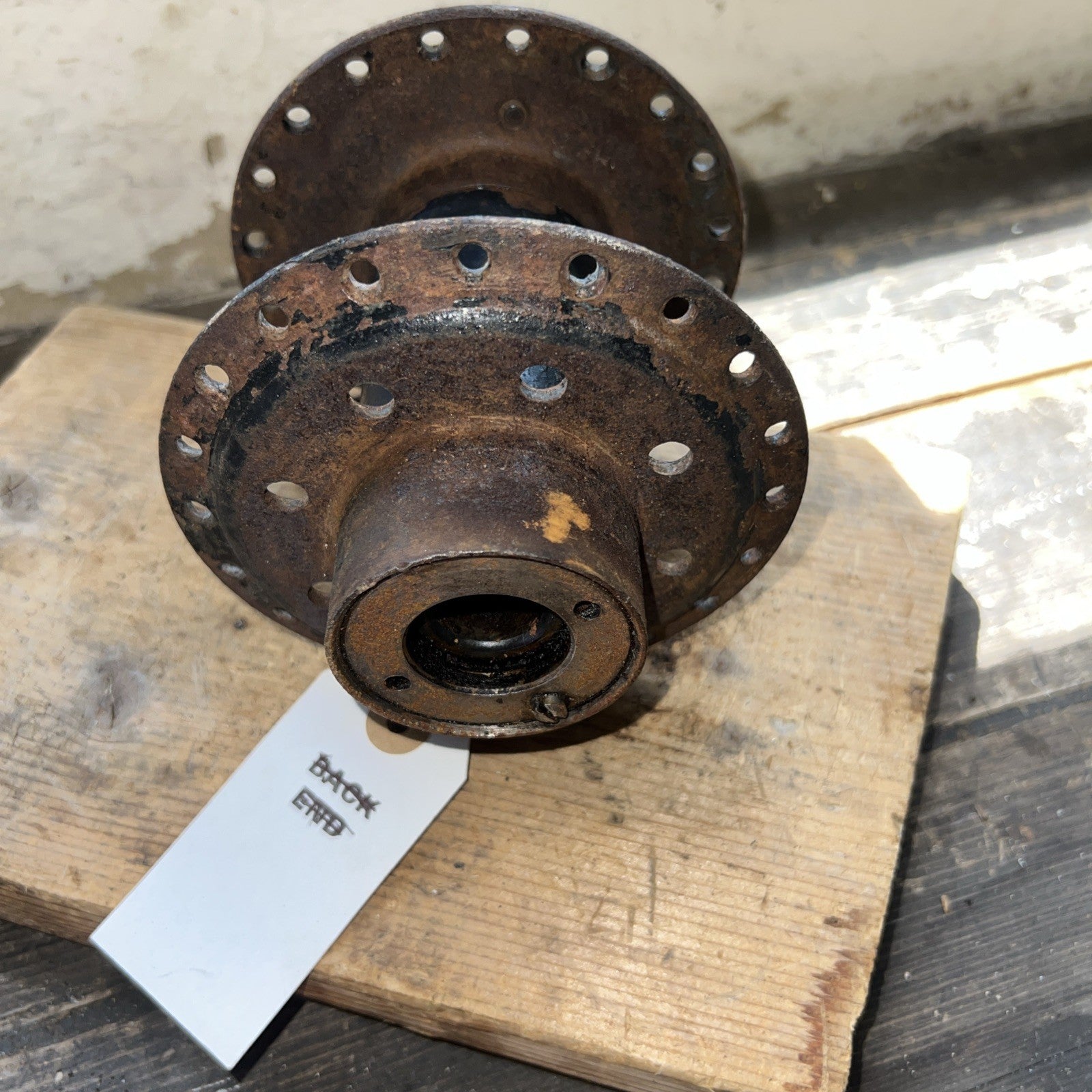 Triumph 350/500 Twins Unit, Bolt On Rear Spool Hub With Bearings