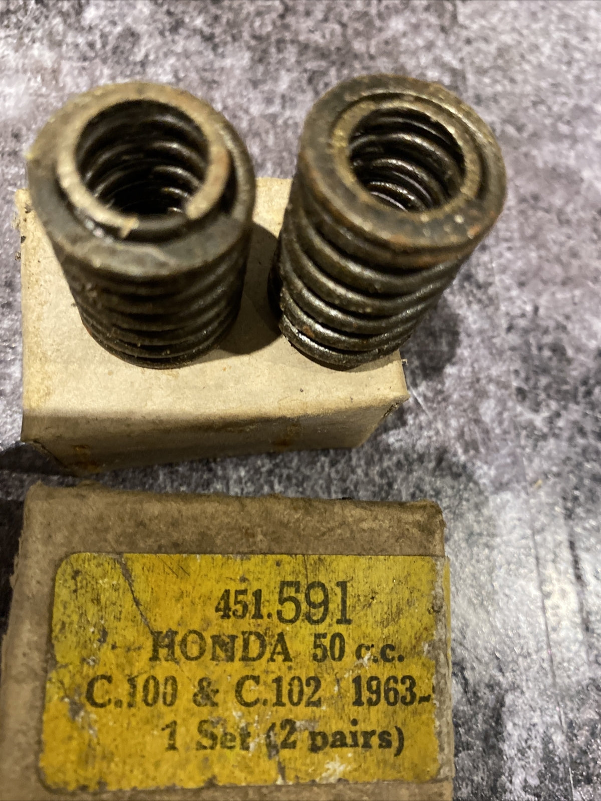 Honda 50cc C100, C102 1963 Valve Spring Set Motorcycle Valve Spring Set