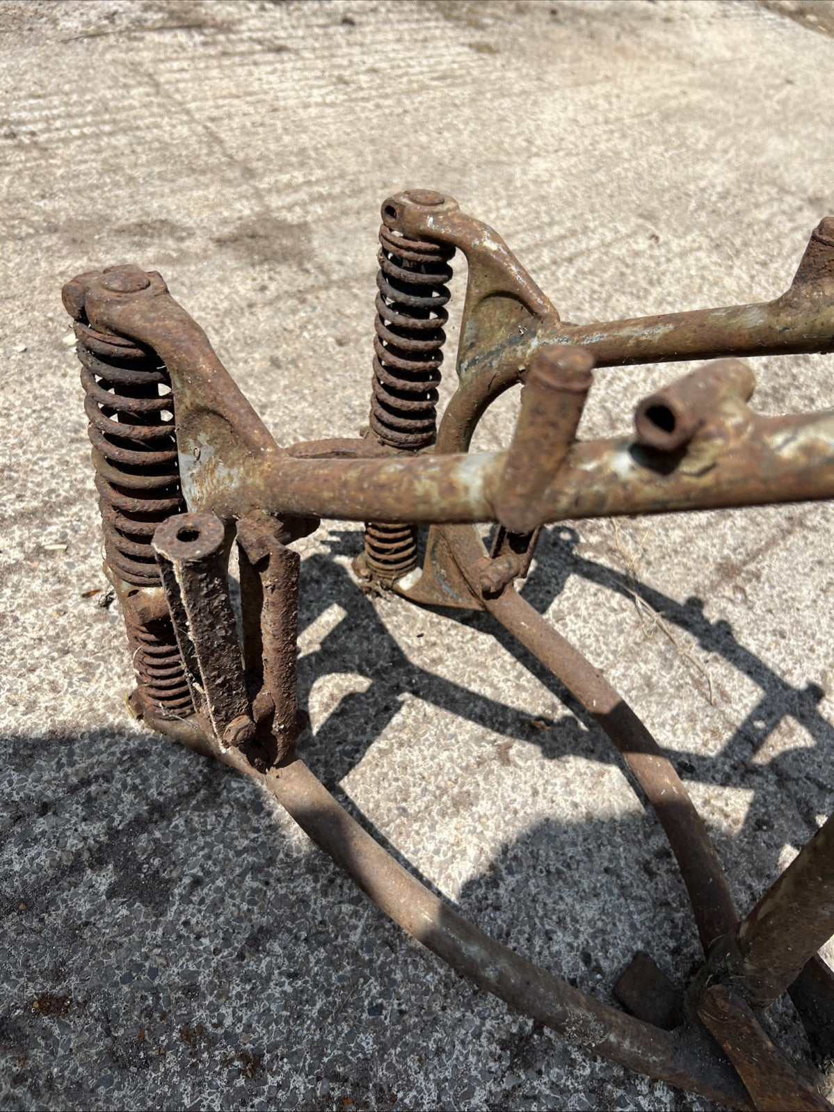 BSA C10 Main Frame With Plungers