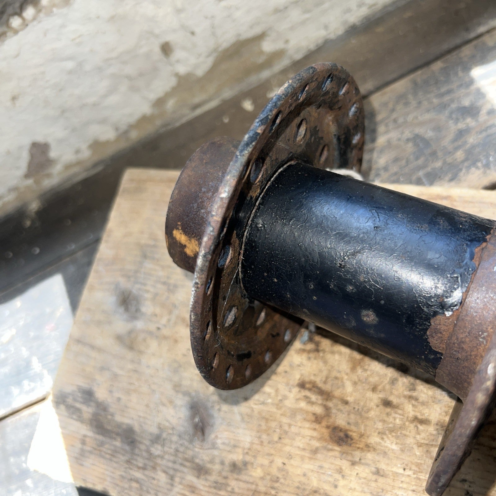 Triumph 350/500 Twins Unit, Bolt On Rear Spool Hub With Bearings