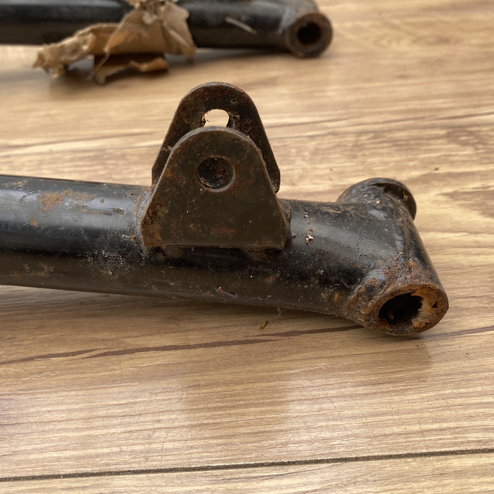 Triumph Swinging arm BSA B25 B50 T25 oil in Frame Classic Motorcycle
