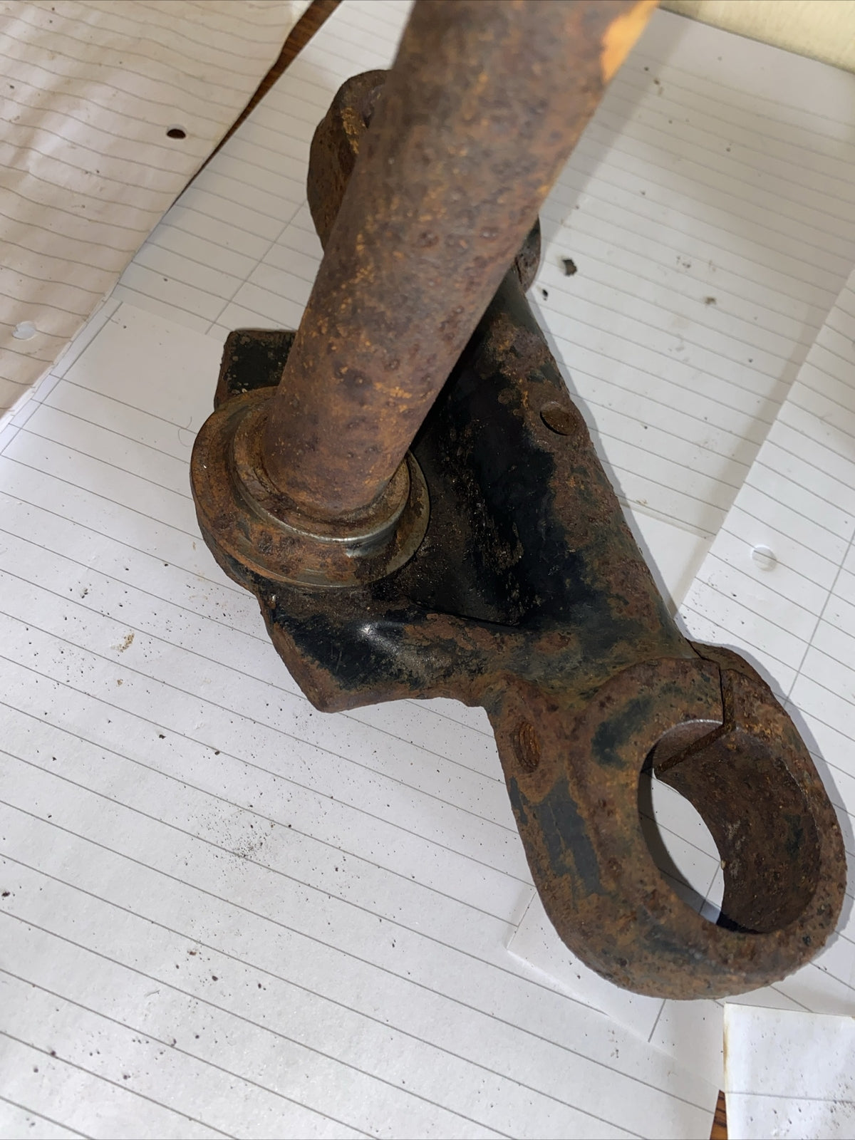 BSA B25 250 cc Pair Of Yokes