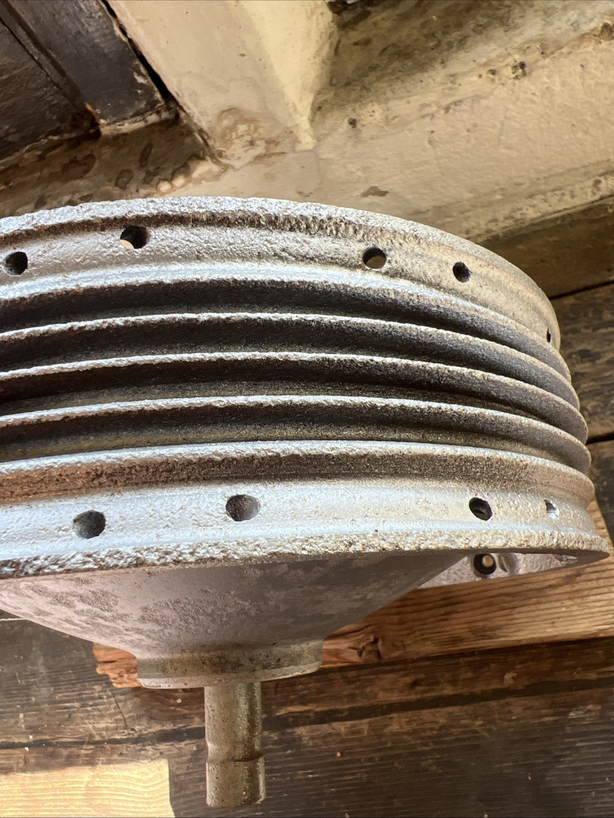Triumph/BSA 650 Pre Unit Twins 8” Full Width Cast Iron Front Hub With Spindle