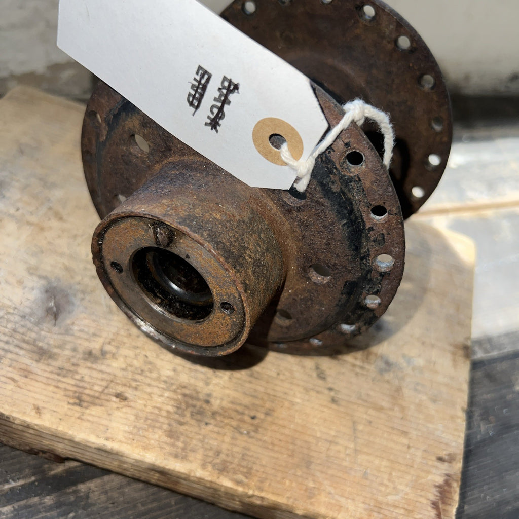 Triumph 350/500 Twins Unit, Bolt On Rear Spool Hub With Bearings