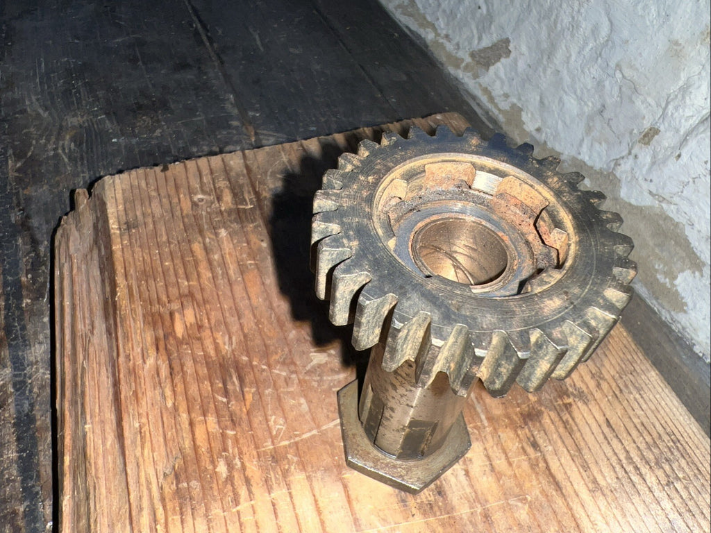 Triumph Tigress BSA sunbeam Scooter 250cc Gear Box High Gear Pinion With Bush NOS 76-3021