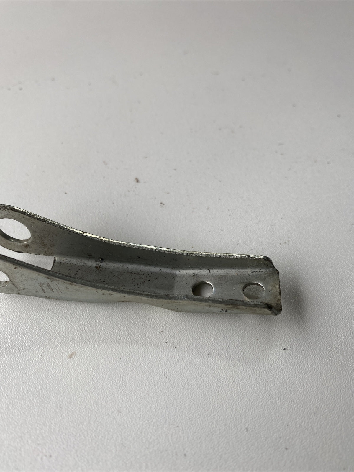 Triumph T150 carb manifold abutment bracket cable