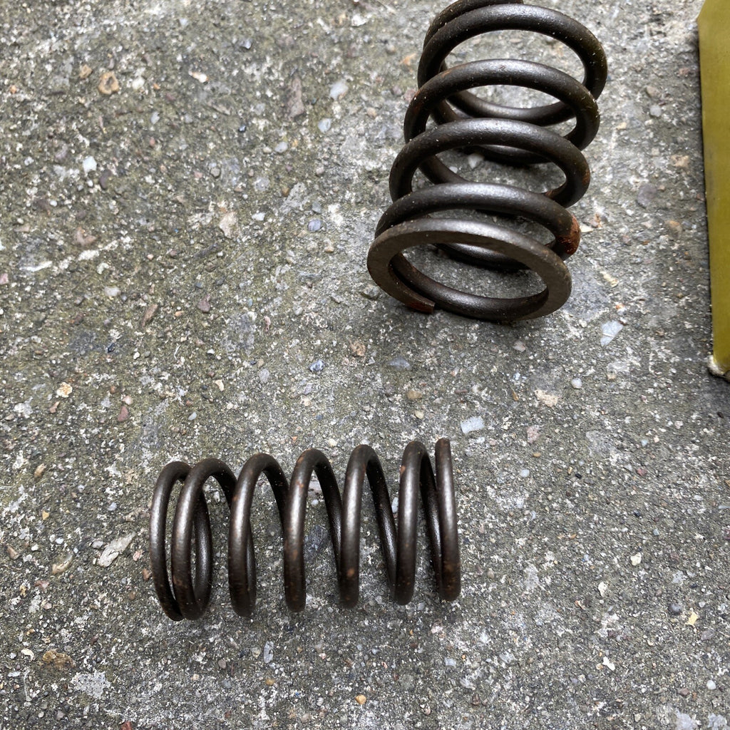 Triumph 6T T110 1961 Valve Spring Set Motorcycle Triumph 6T T110 1961