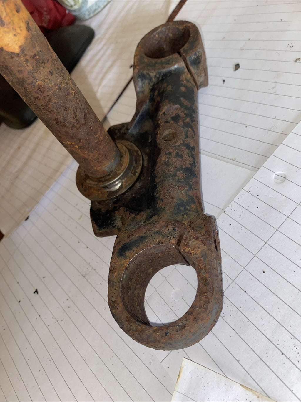 BSA B25 250 cc Pair Of Yokes