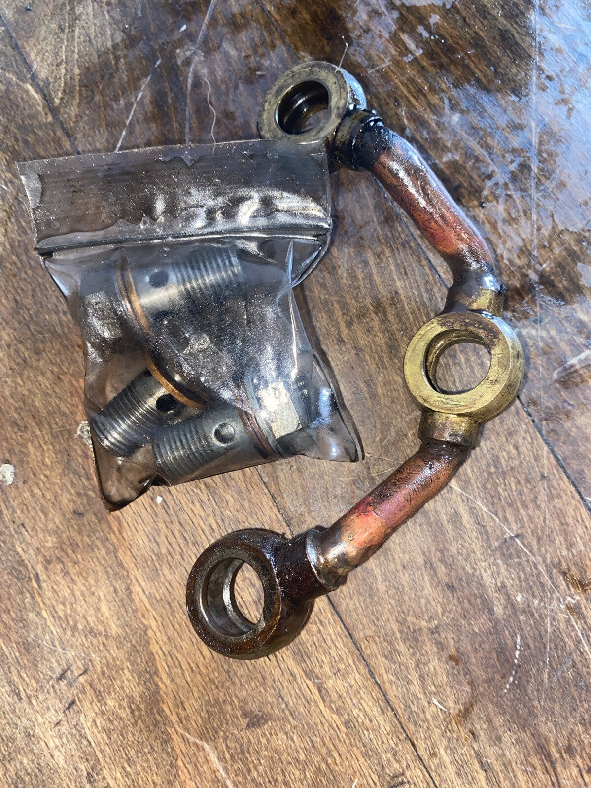 Ducati Narrow Case 250 Cylinder Head Oil Drain Pipe And Bolts