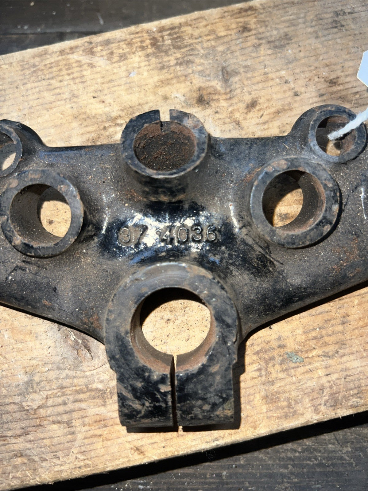 Triumph 97-4036 Conical Hub 650/750 Fork Top Yoke NOS