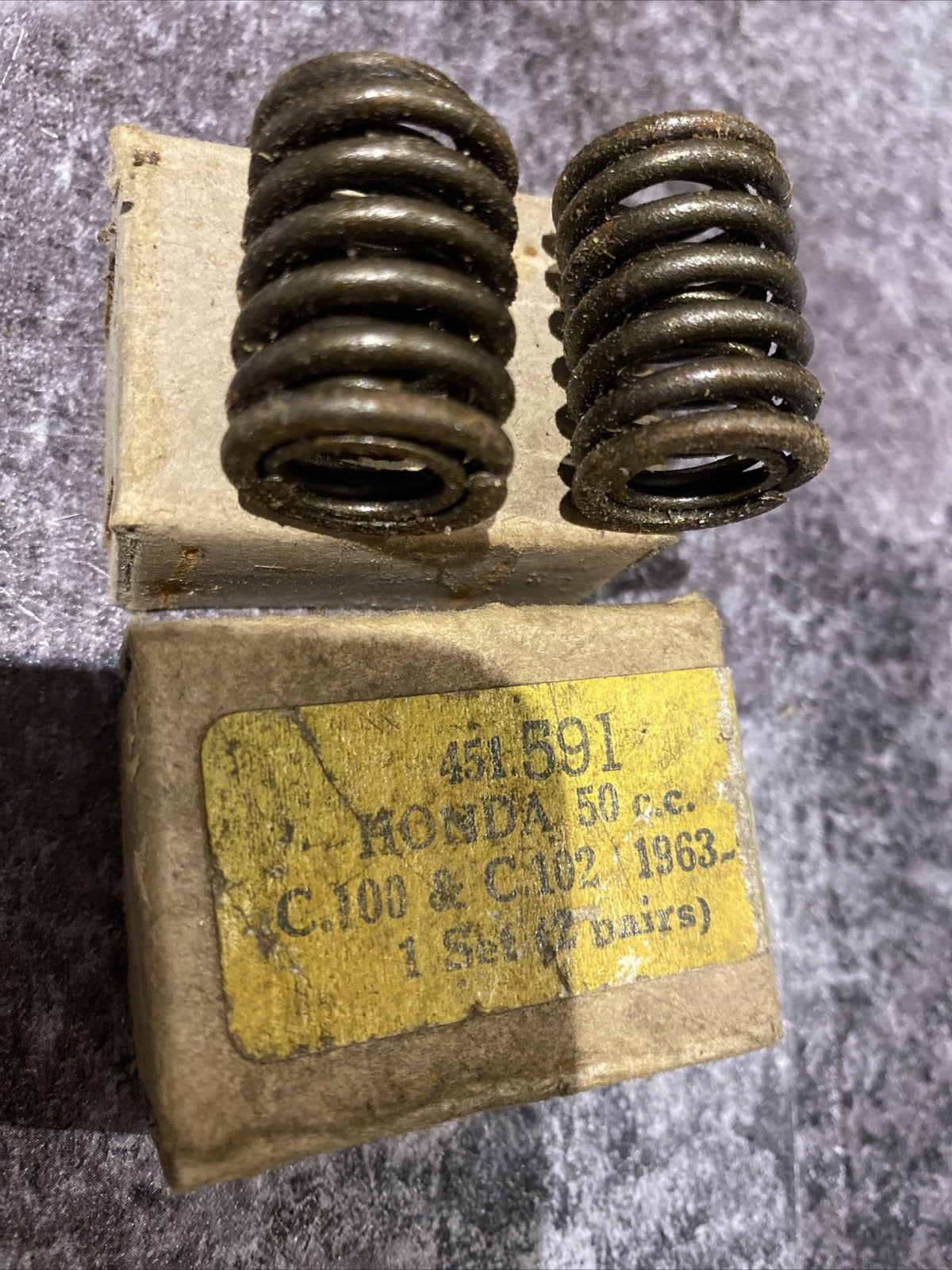Honda 50cc C100, C102 1963 Valve Spring Set Motorcycle Valve Spring Set