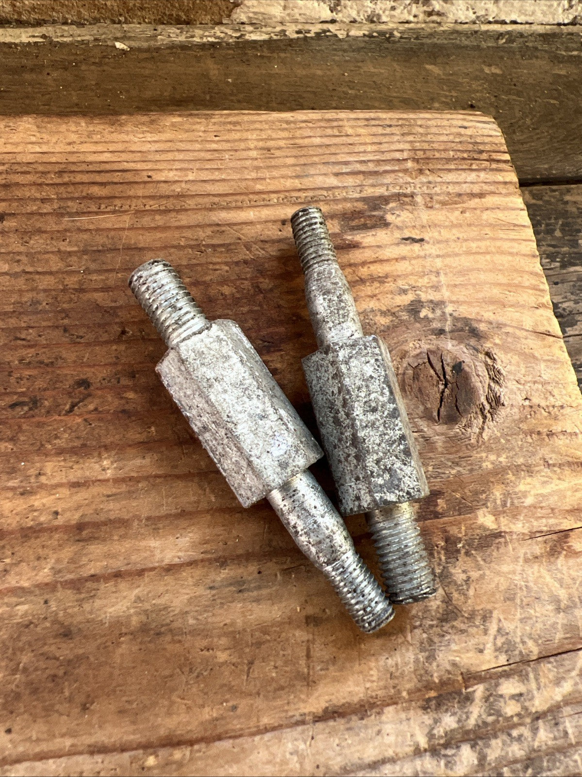 Triumph TR25W 250cc BSA B25 250cc 1970 Front Generator Stud Long Hexagon S1895