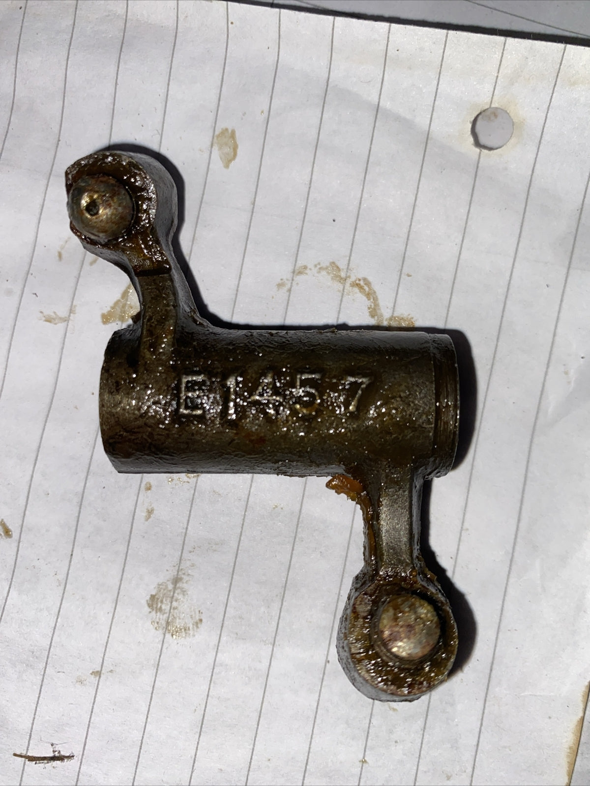 Triumph E1457 Unit 650 Rocker And Adjuster Right H Exhaust Left Inlet