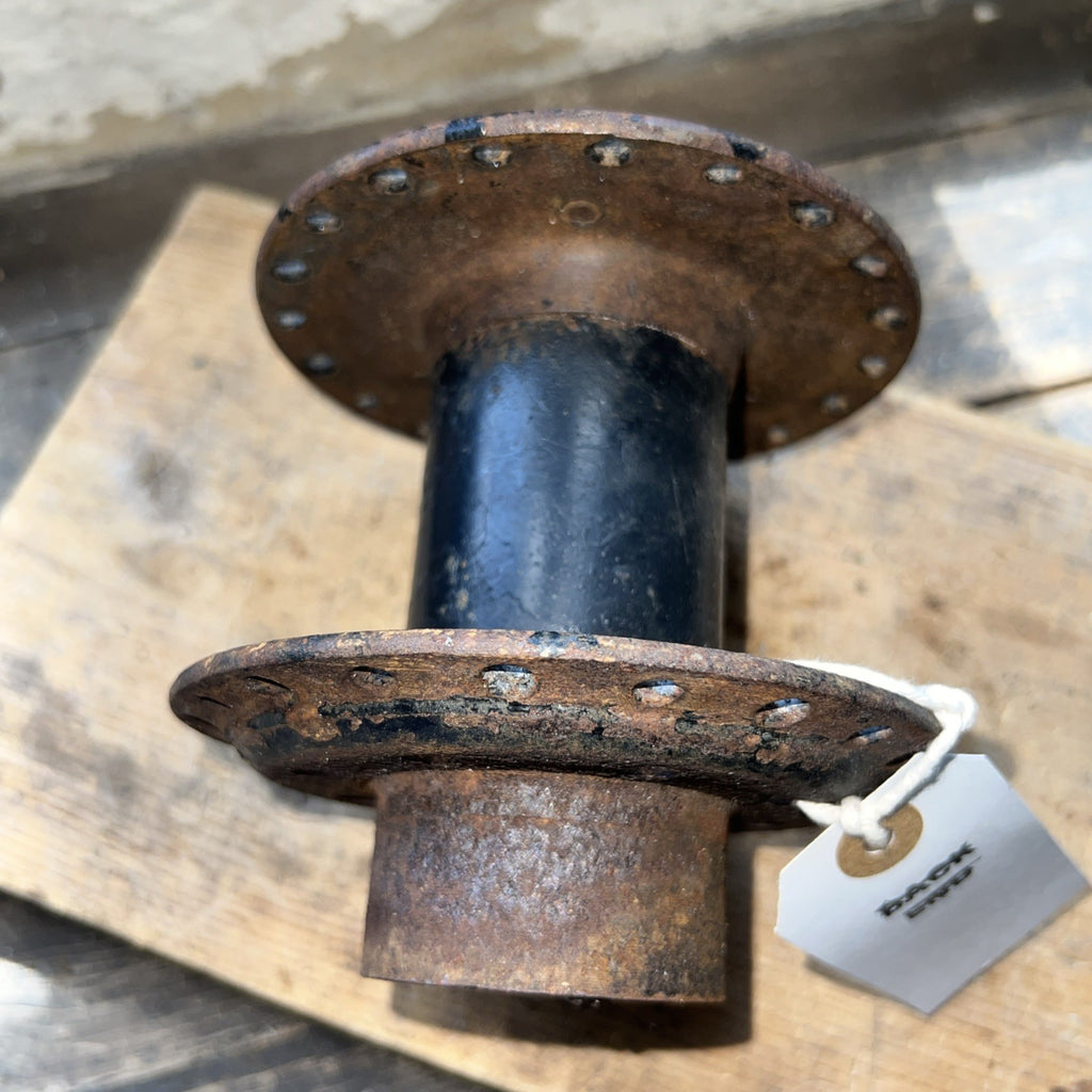 Triumph 350/500 Twins Unit, Bolt On Rear Spool Hub With Bearings