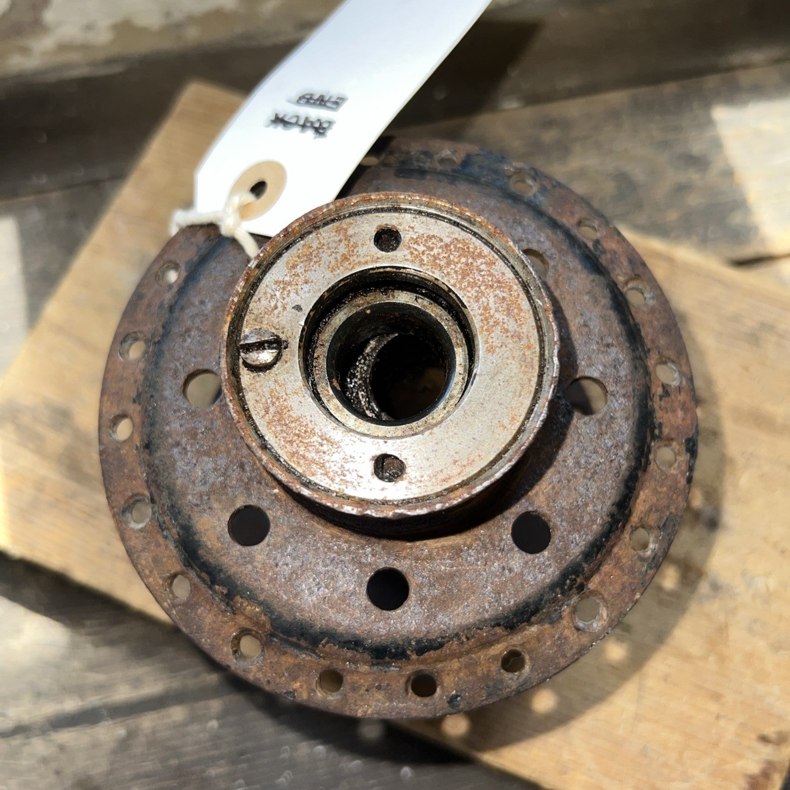 Triumph 350/500 Twins Unit, Bolt On Rear Spool Hub With Bearings