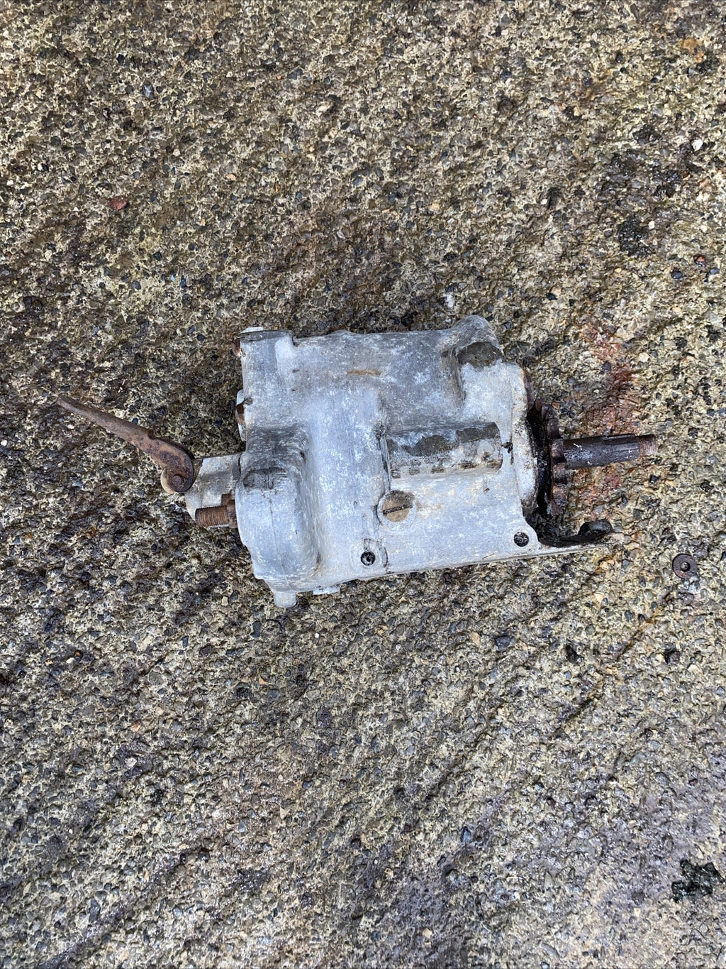Early Motorcycle Gearbox Villiers 4 Stud Type