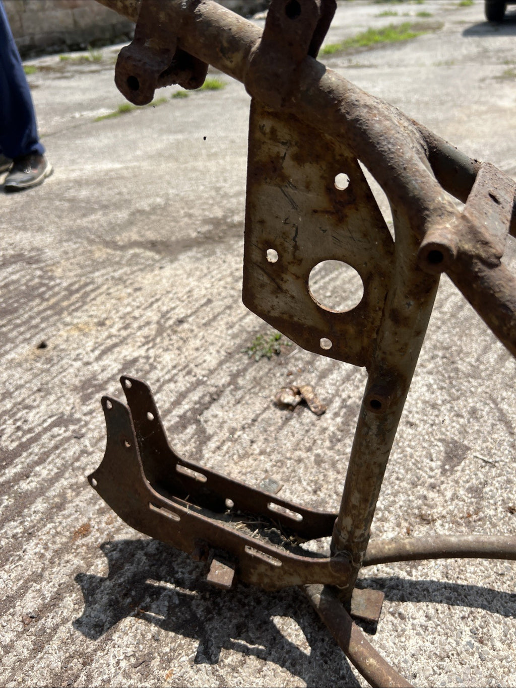 BSA C10 Main Frame With Plungers