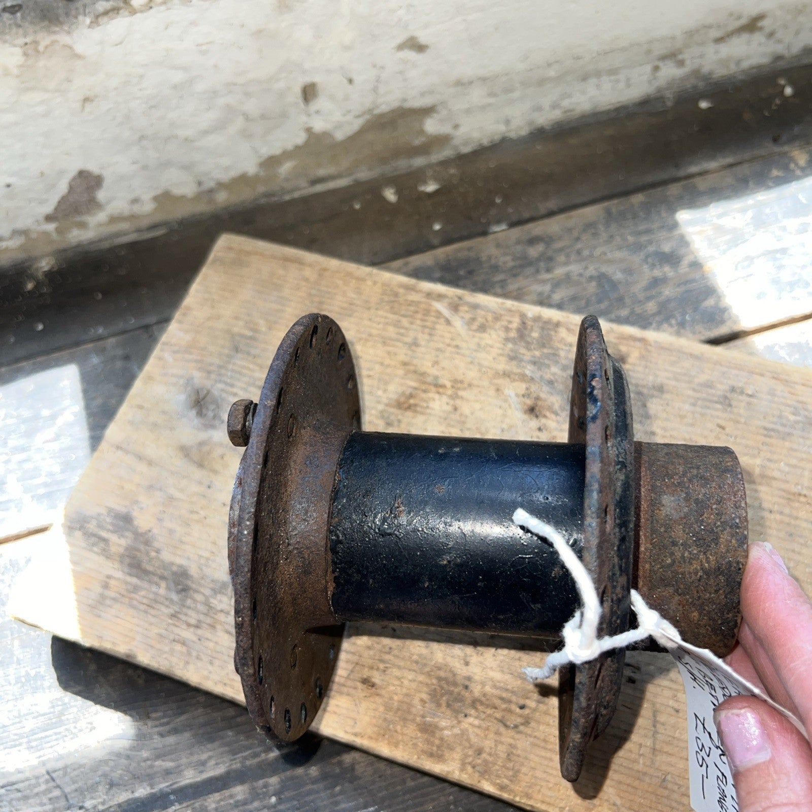 Triumph 350/500 Twins Unit, Bolt On Rear Spool Hub With Bearings