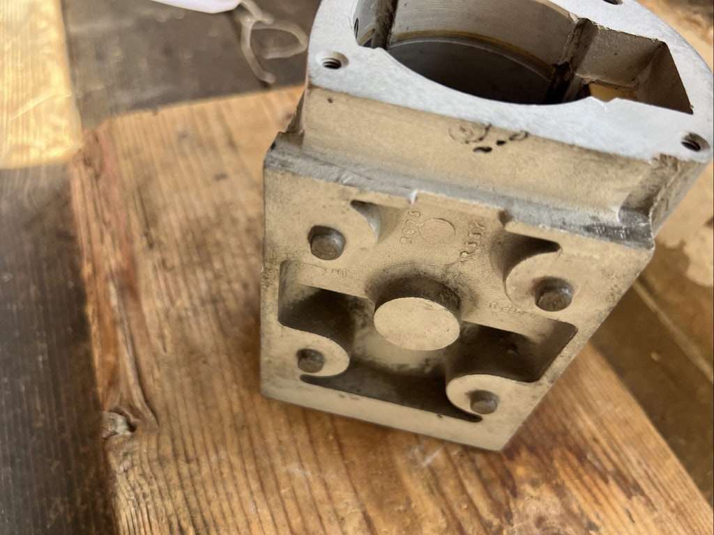 Lucas Single Cylinder Mag Dyno Body Anti Clock Used