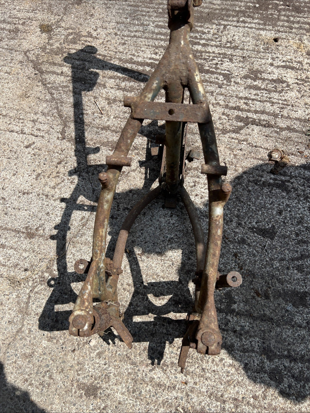 BSA C10 Main Frame With Plungers