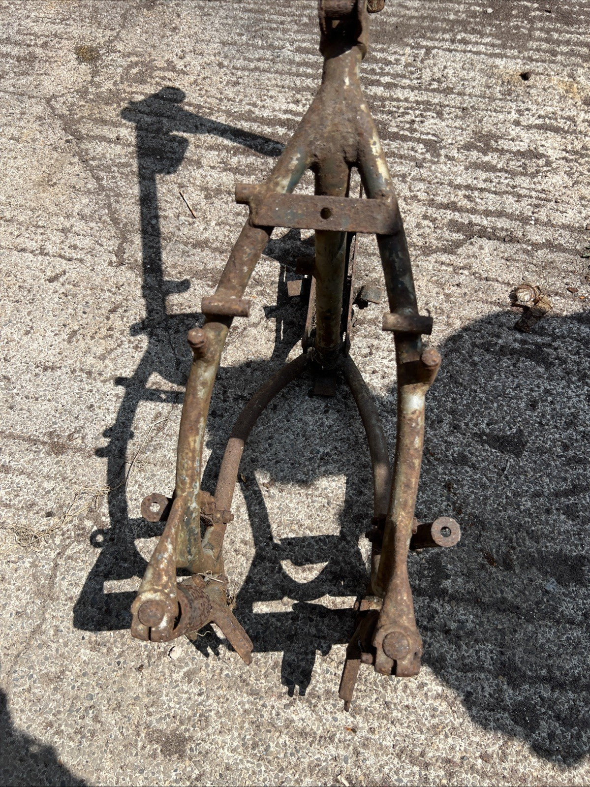 BSA C10 Main Frame With Plungers