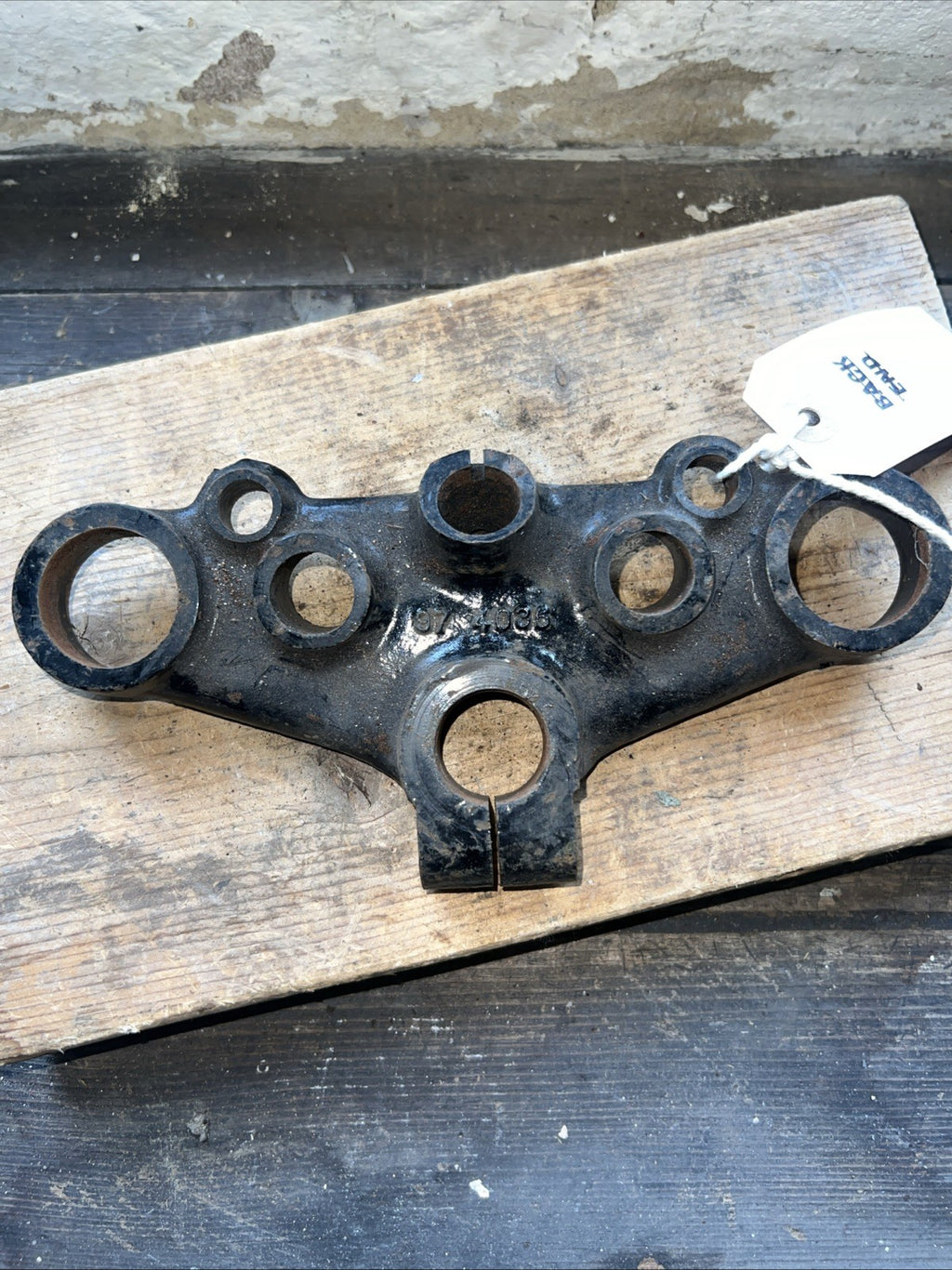 Triumph 97-4036 Conical Hub 650/750 Fork Top Yoke NOS