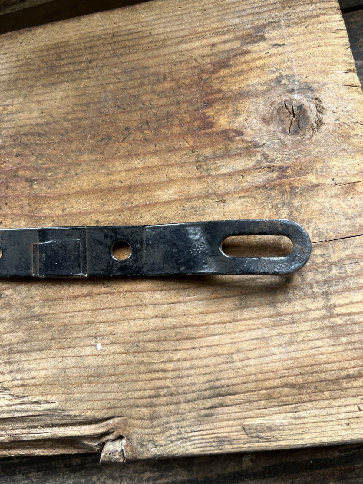 Triumph T160 82-6850 Bracket Bottom Rear Number Plate NOS