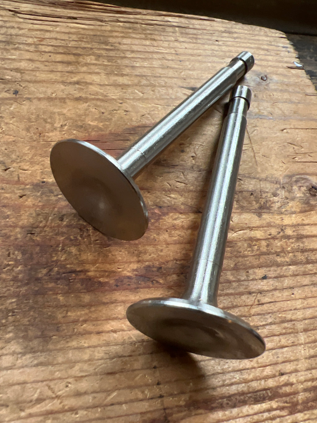 Triumph 350cc Twin unit 3TA T21 Tiger 90 pair of Exhaust valves E3739 V136