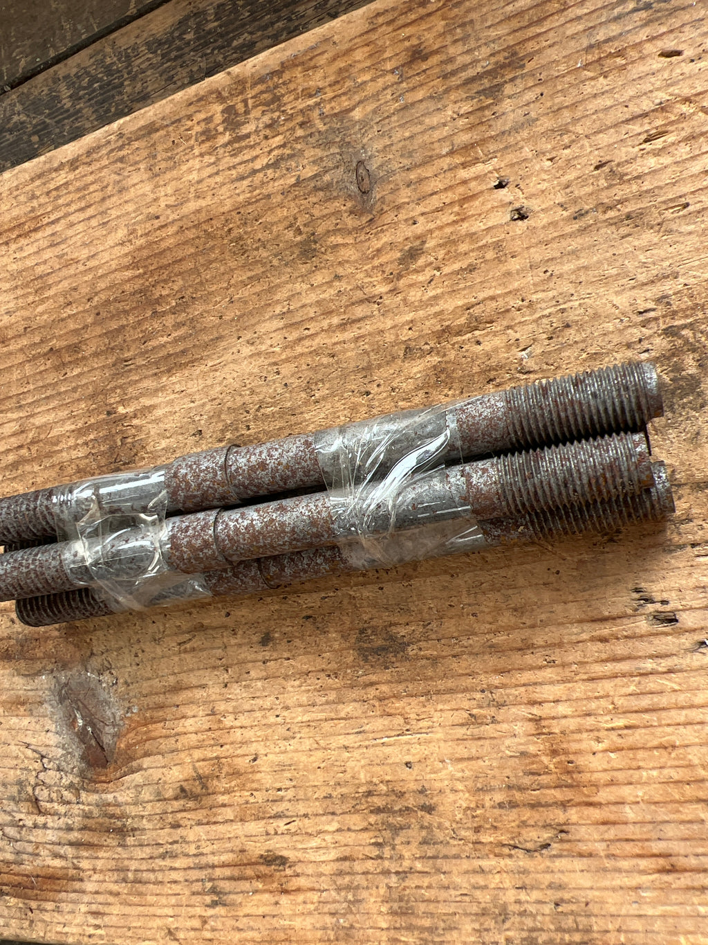 Triumph BSA Triples E8745 Crankcase waisted studs
