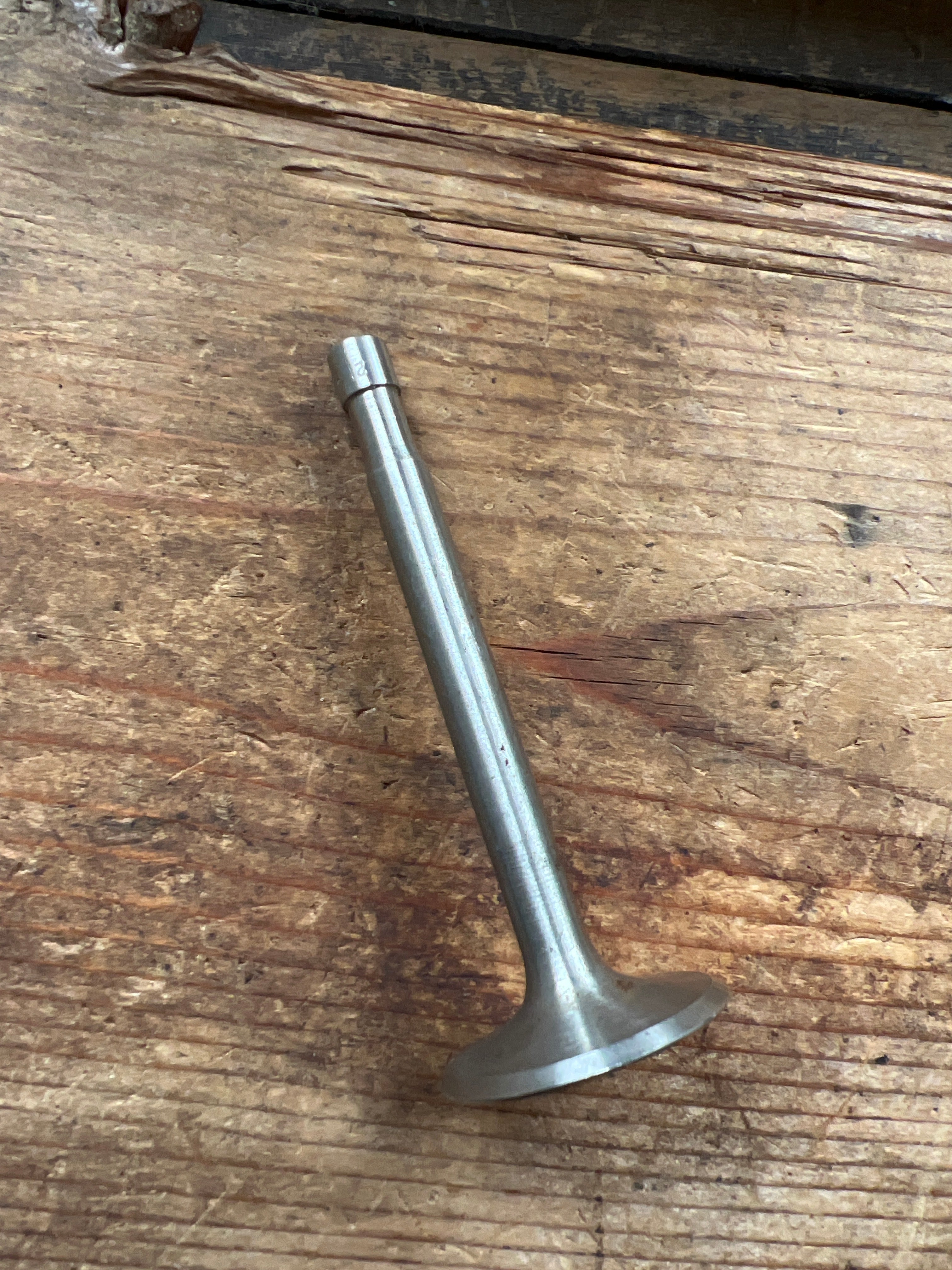 Triumph T100 T100C T100S T100T unit 500 Twin exhaust valve 1967-70 V266 E6854
