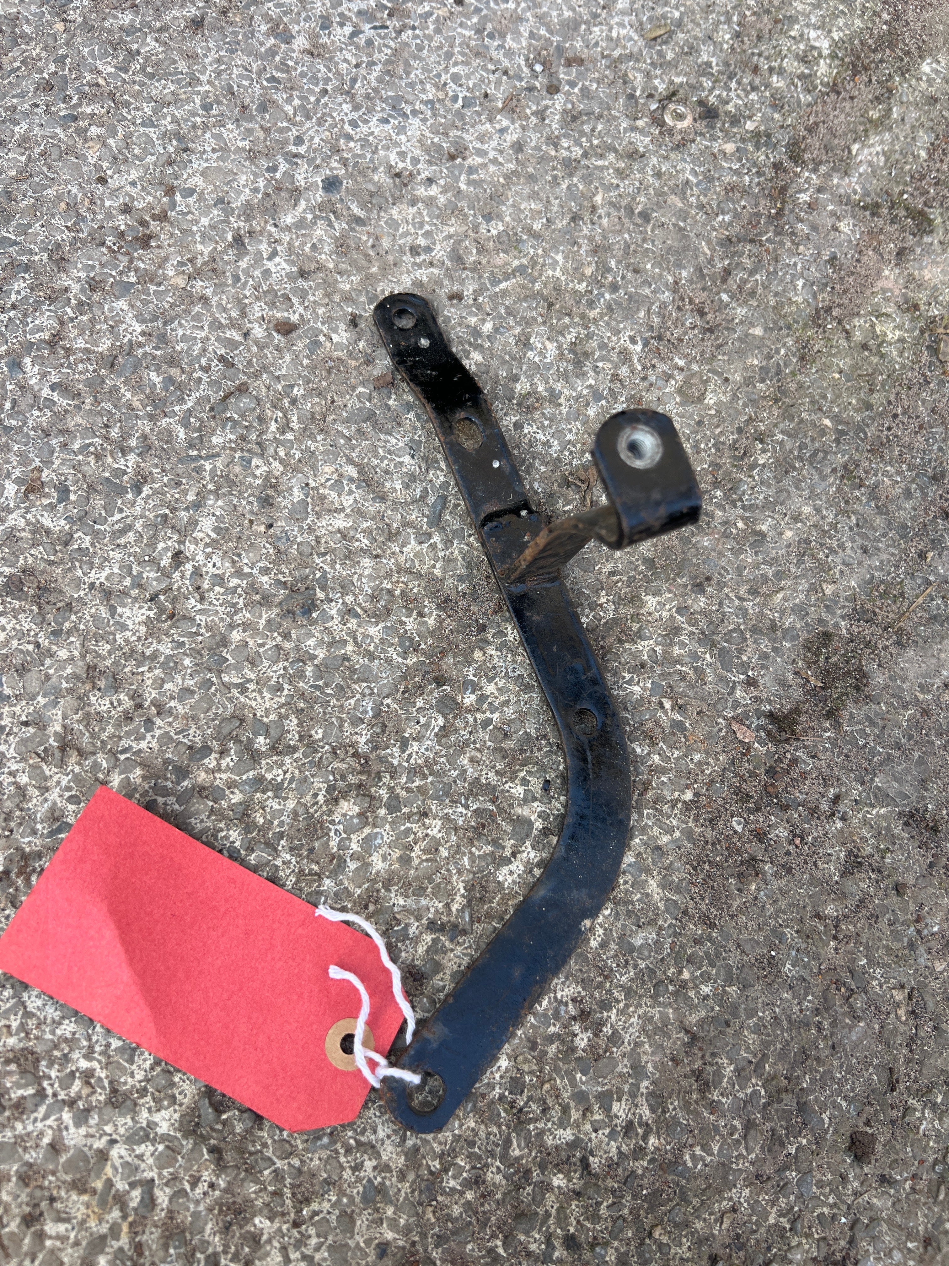 E9691 Triumph 1972 Daytona 500 unit Twin high level exhaust bracket NOS