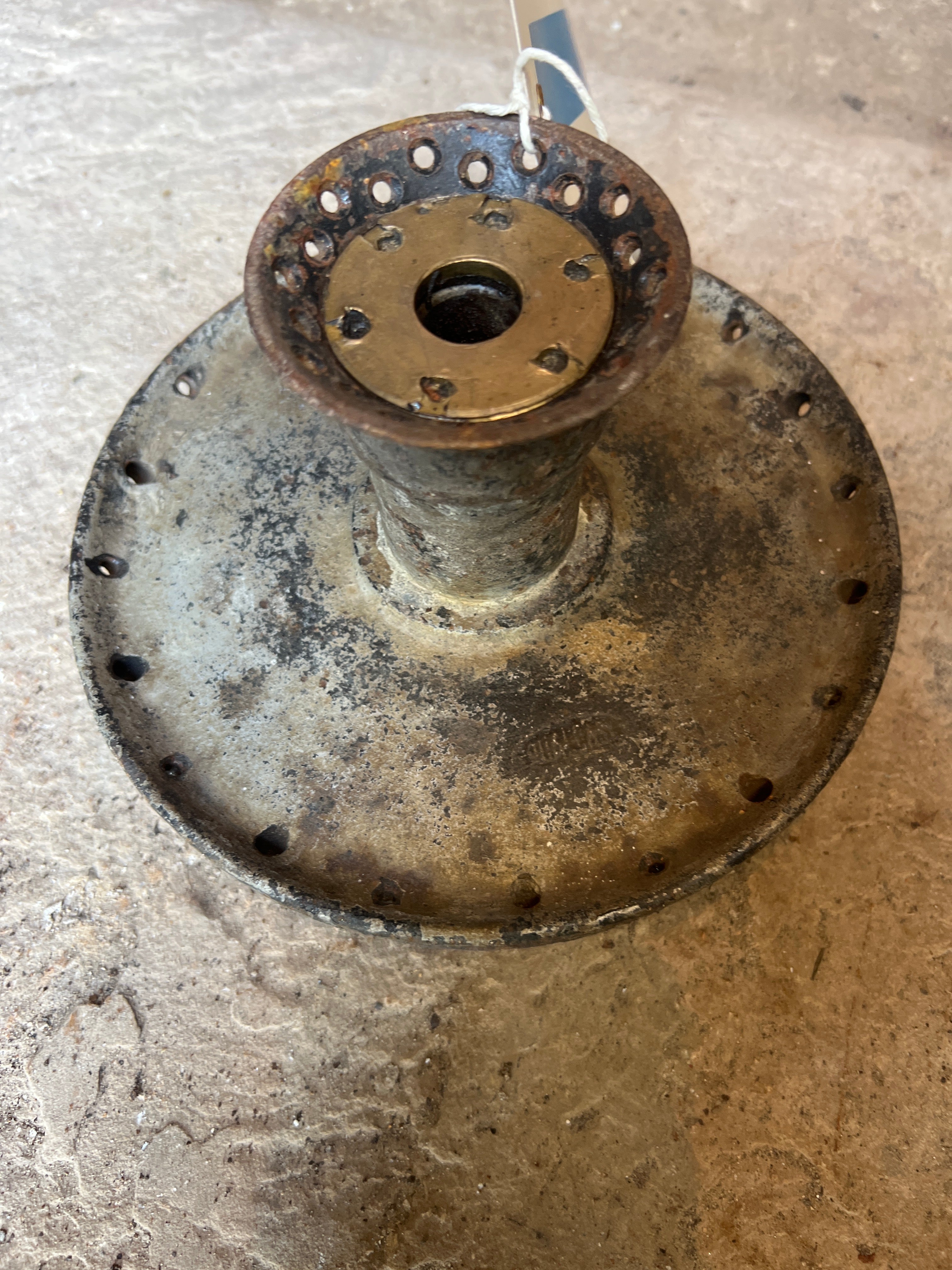 Ariel rigid frame front hub with bearings etc less brake plate