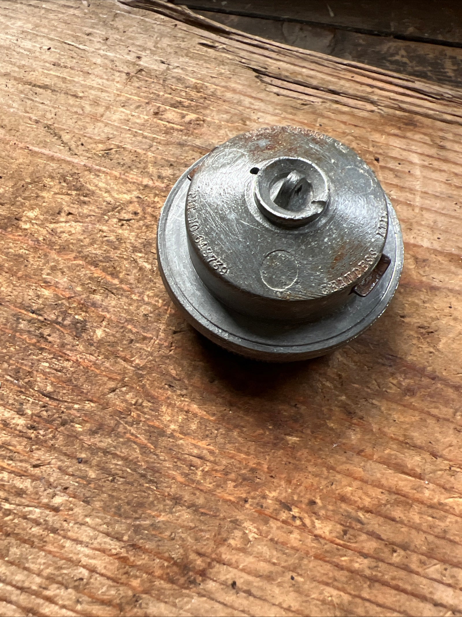 F4477 Triumph Early 1959/60 3TA 5TA T100A oil tank filler cap