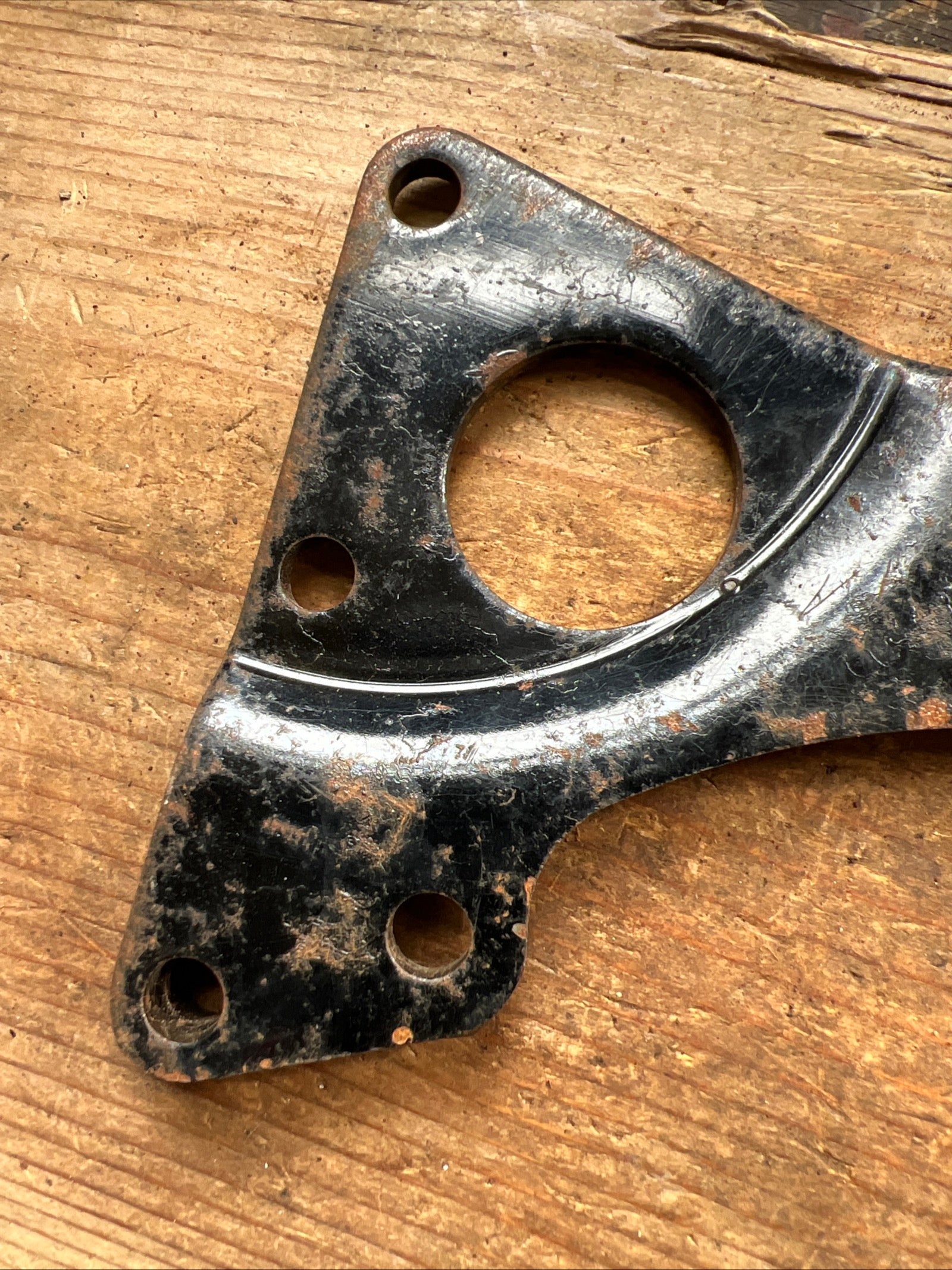 Triumph F13024 TR7 T120 OIF right hand rear engine plate NOS