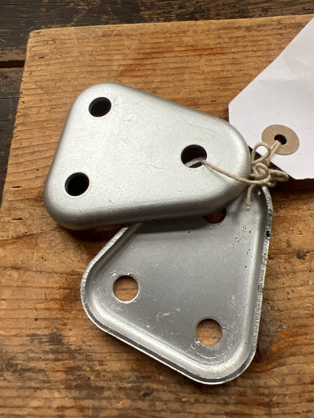 Norton Commando engine steady side plates 061128