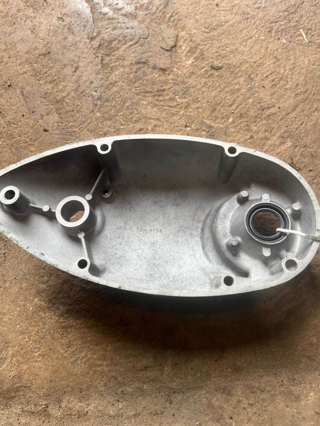 BSA Bantam late points on clutch cover 70-9787/8