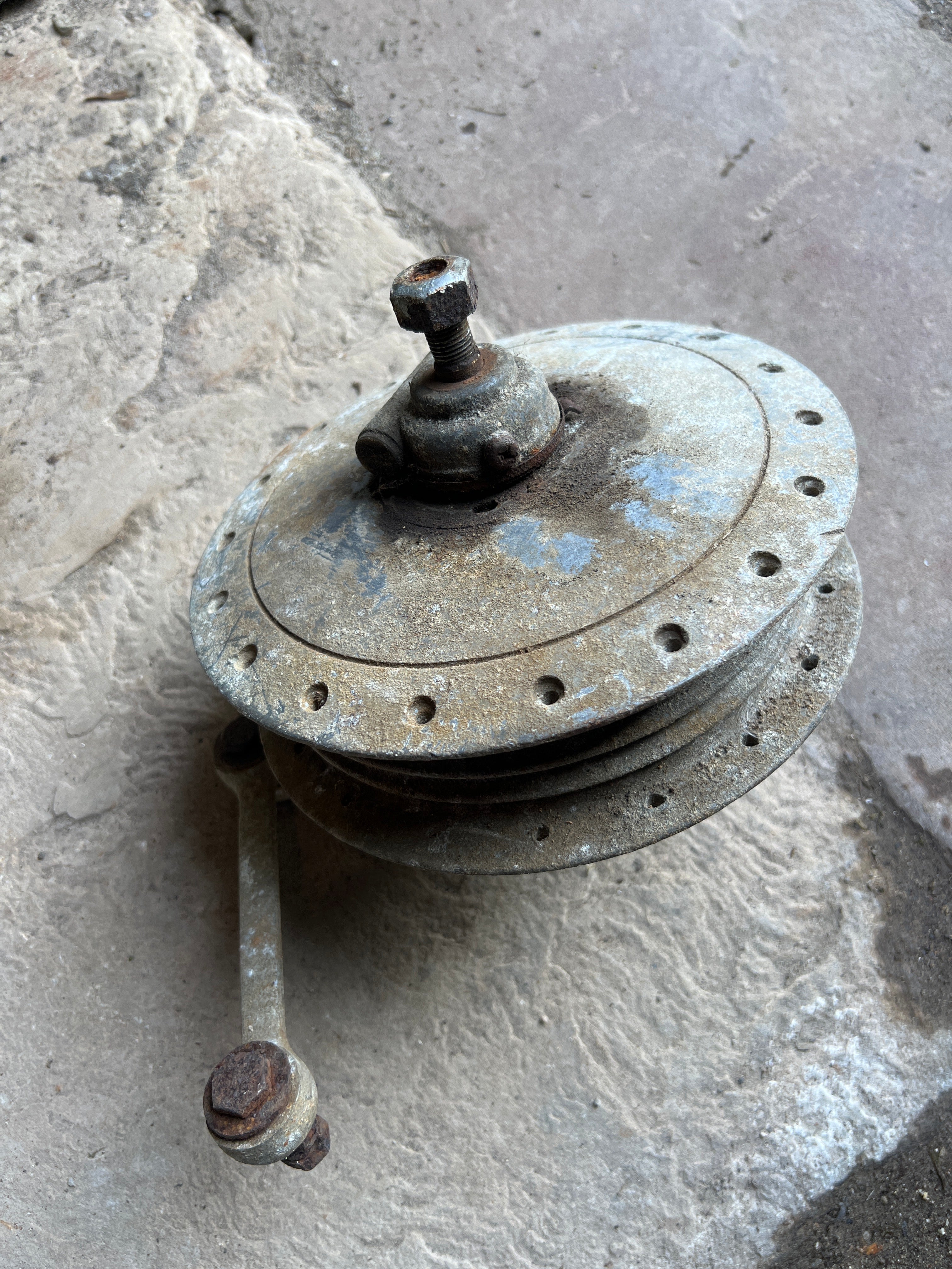 Honda 250 Twin link type front hub complete 7”