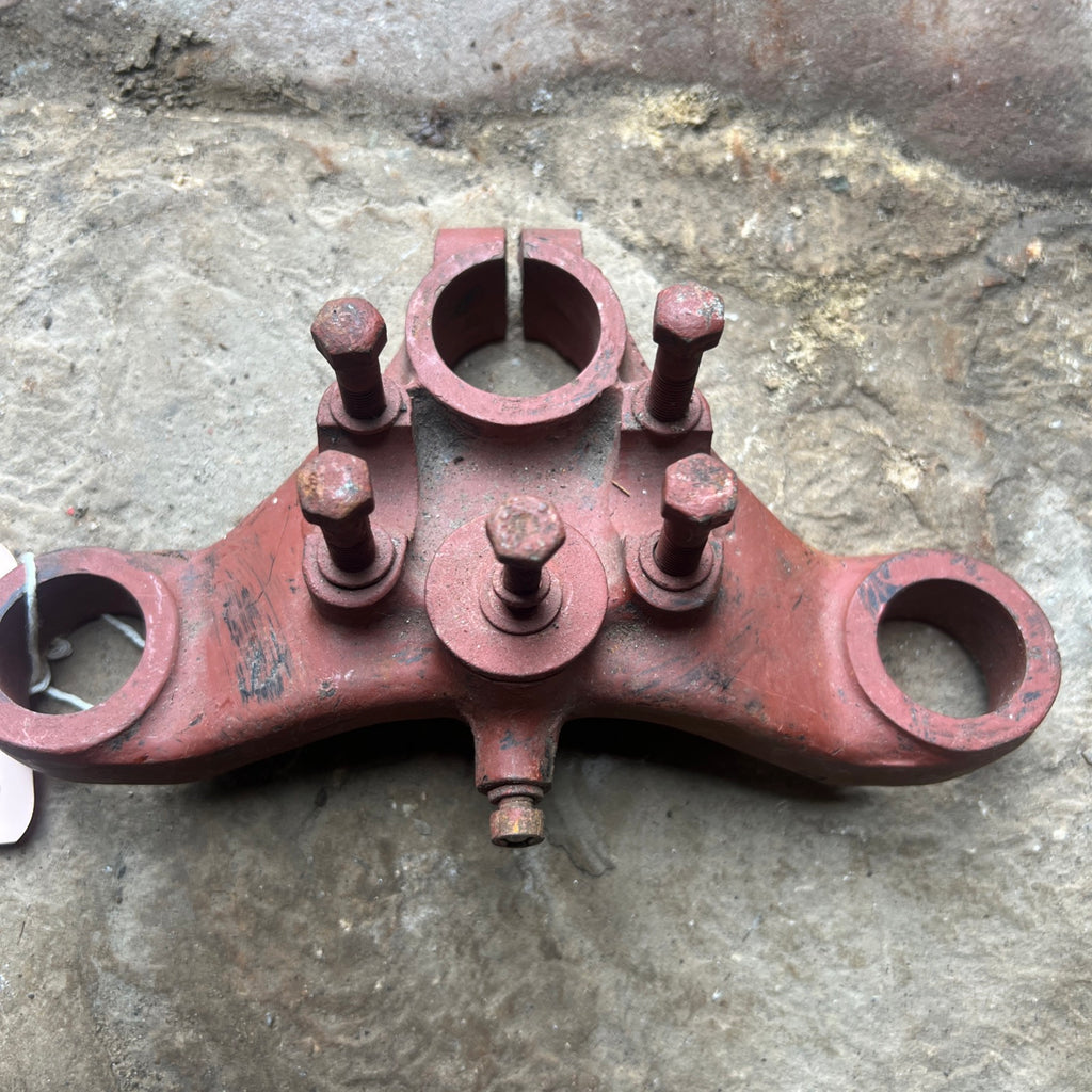 68-5049 BSA BSA A65 Nacelle type top fork yoke used