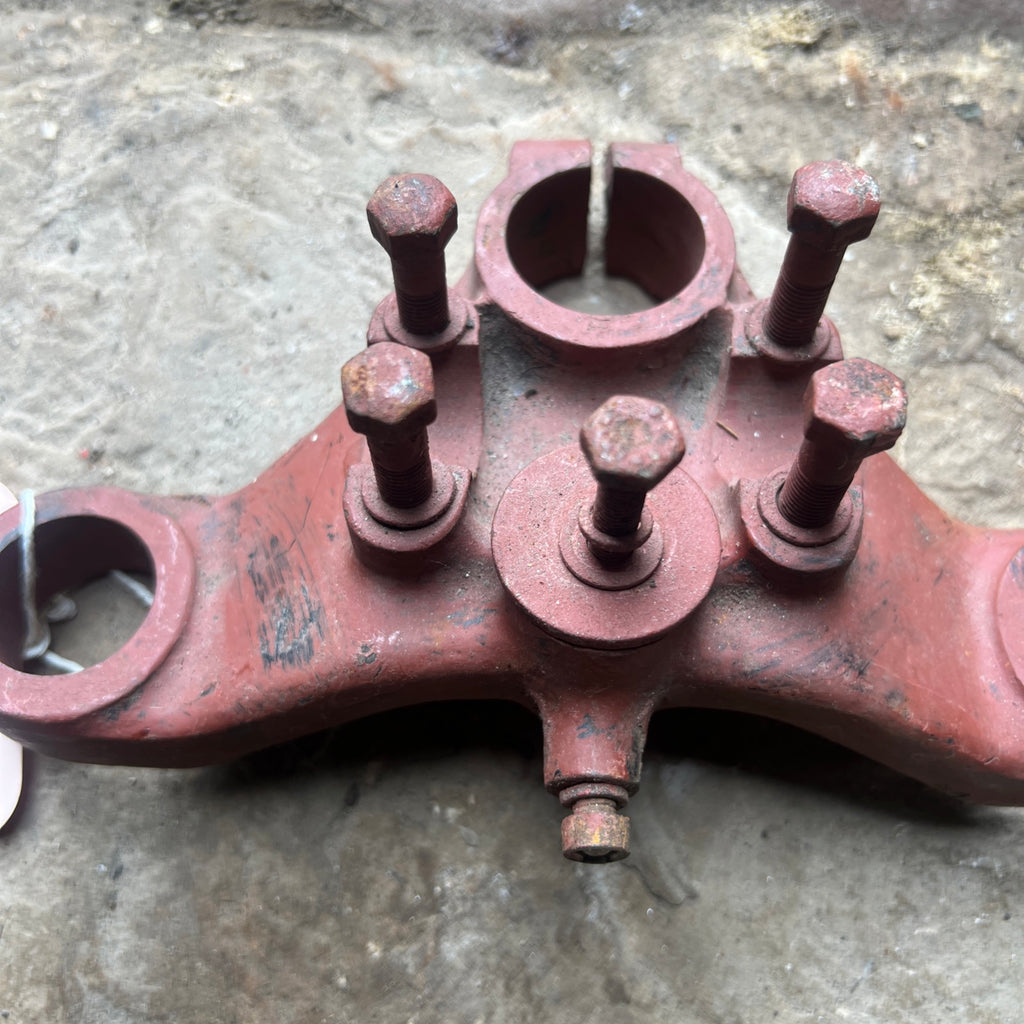 68-5049 BSA BSA A65 Nacelle type top fork yoke used
