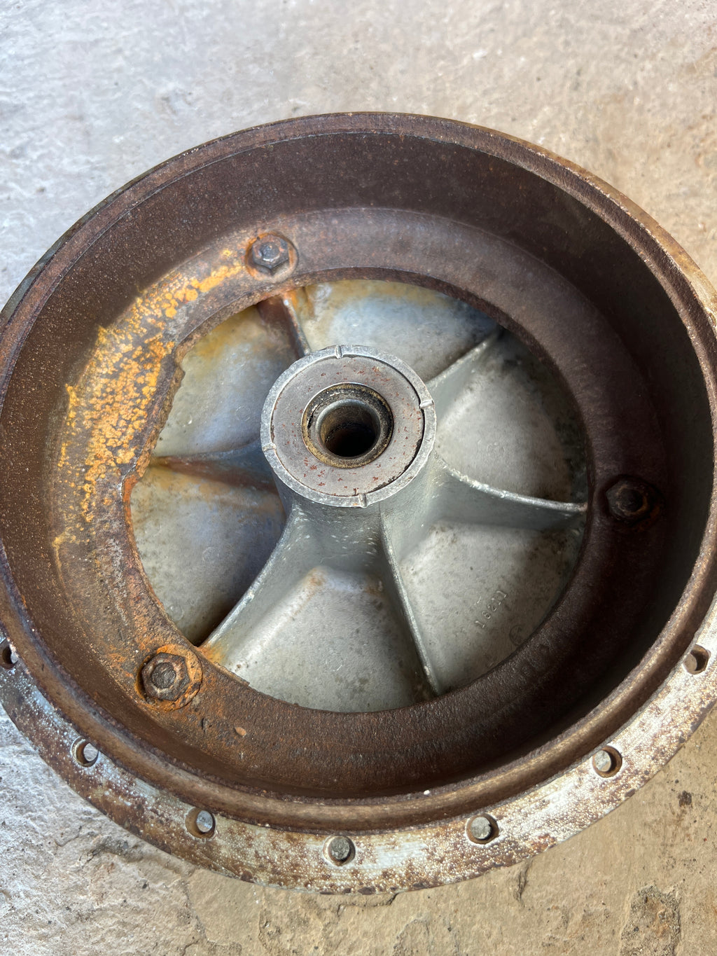 Classic Bike Norton Featherbed Early Full Width Front Hub 1/2 Alloy 1/2 Iron