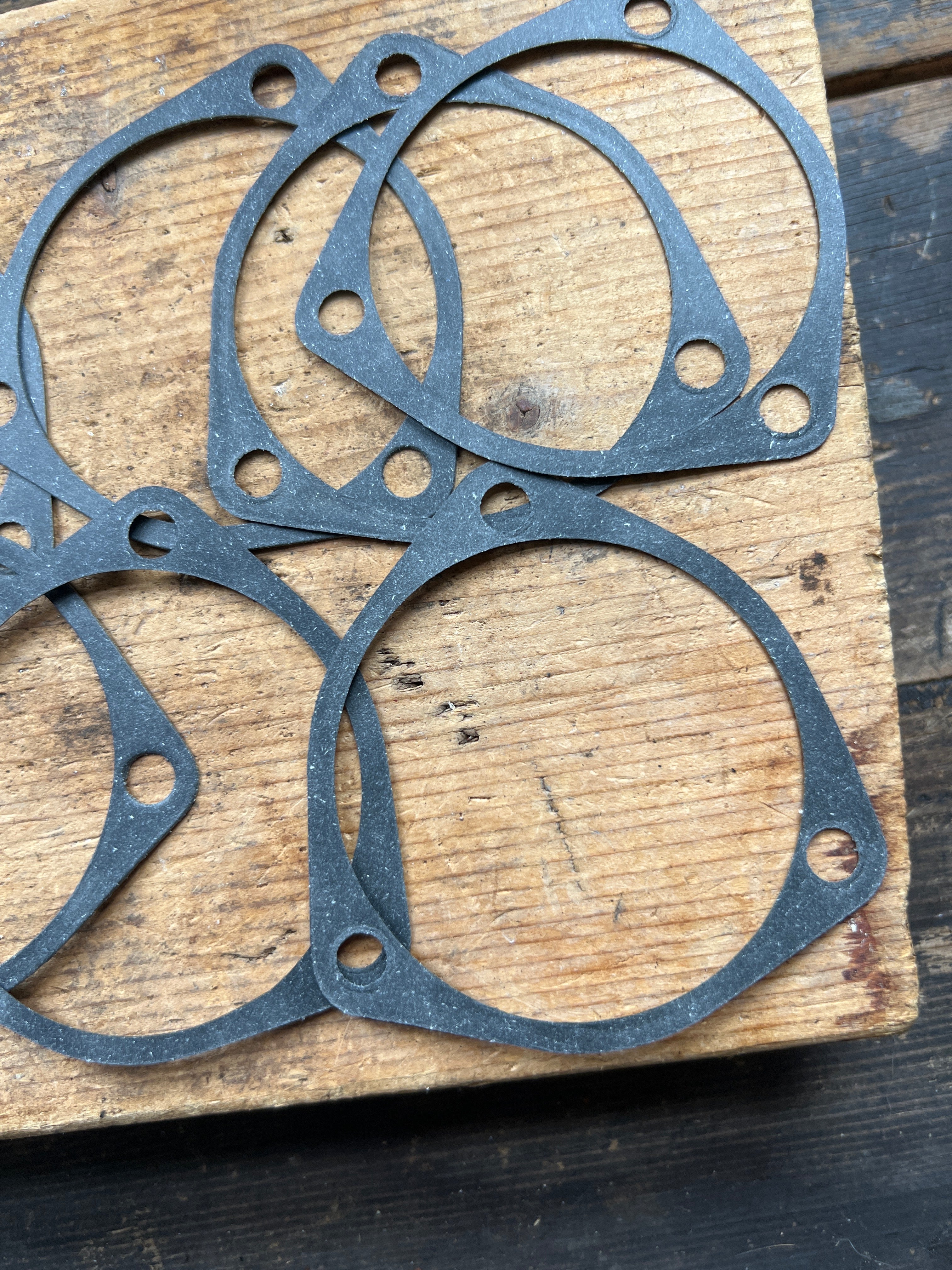 Triumph T160 gearbox oil seal housing gasket (10) 71-1451