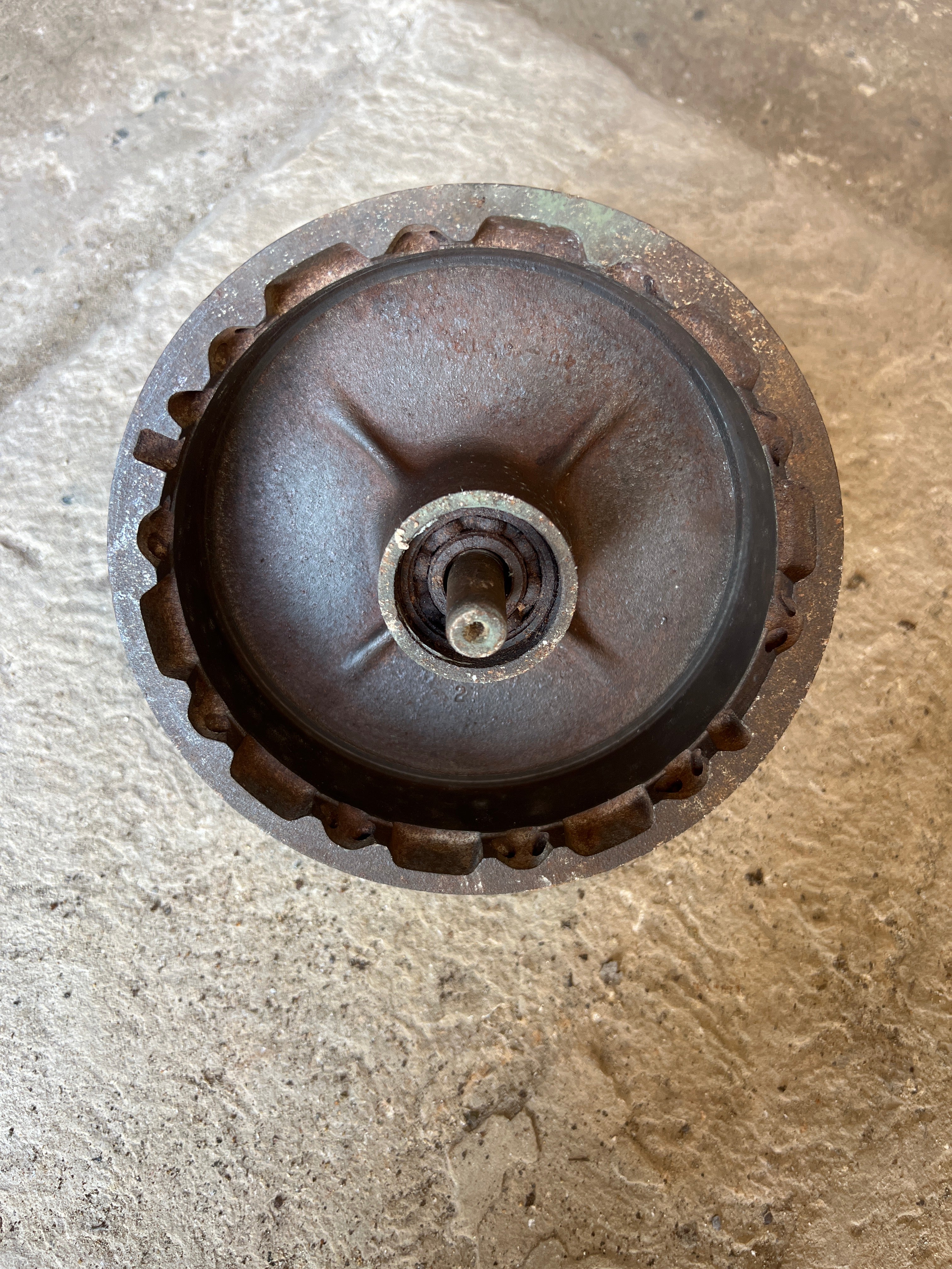 BSA C15 front hub full width with bits