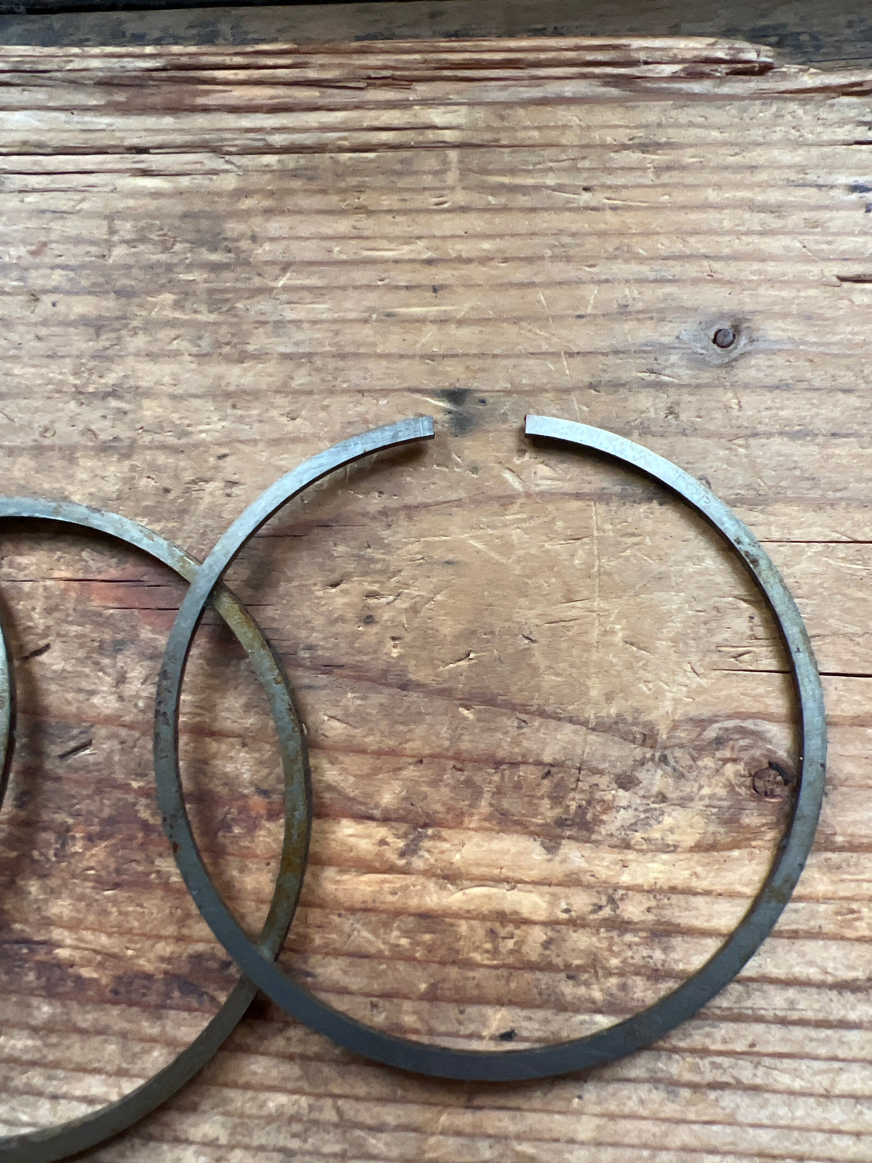Norton 348cc model 50 and inter Piston ring set of 3 NOS